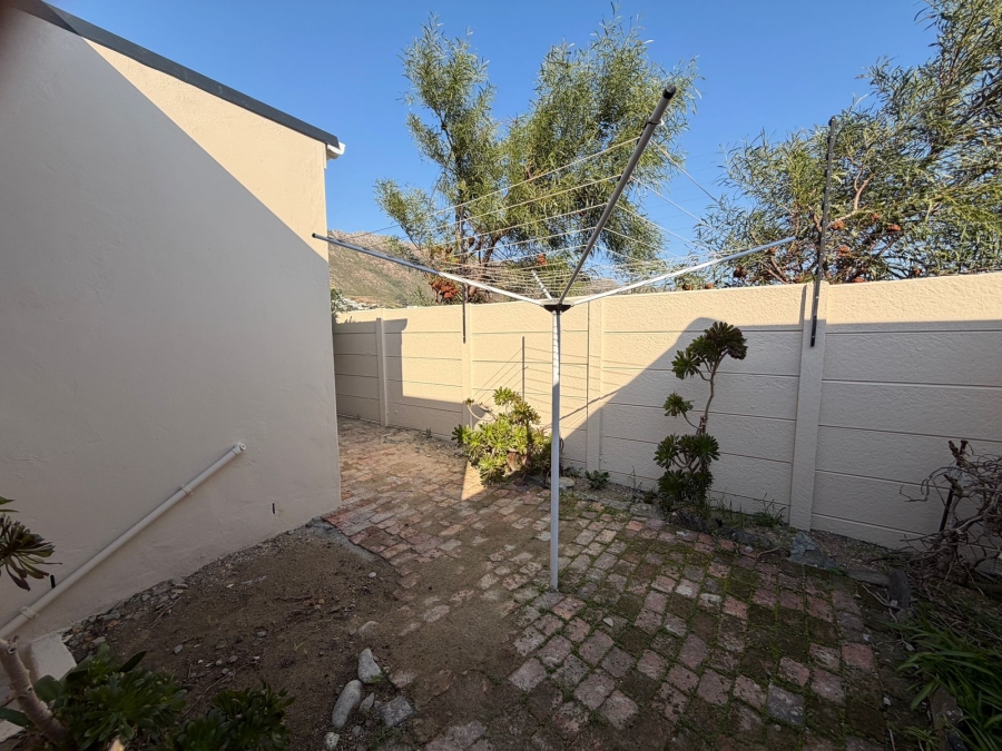 2 Bedroom Property for Sale in Anchorage Park Western Cape